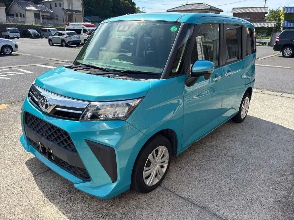 Toyota Roomy M900A 2021