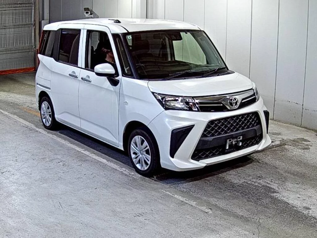 Toyota Roomy M900A 2022