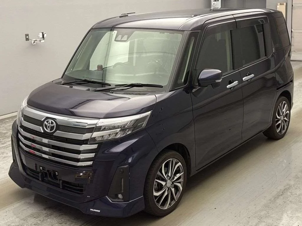 Toyota Roomy M900A 2022