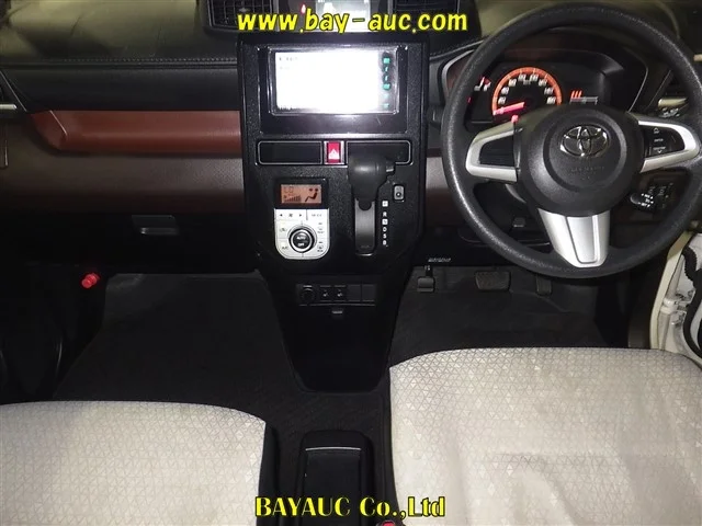 Toyota Roomy M900A 2018