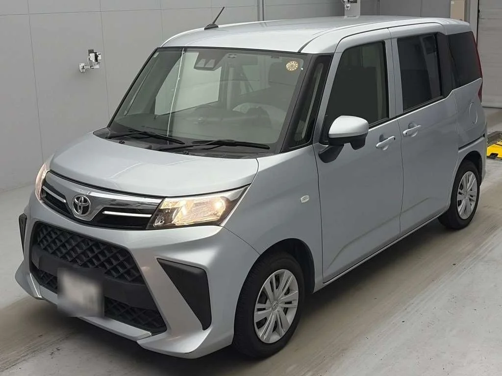 Toyota Roomy M900A 2022