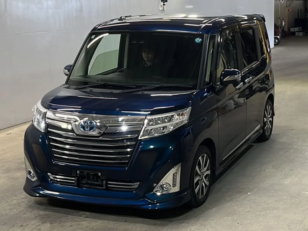 Toyota Roomy M900A 2019