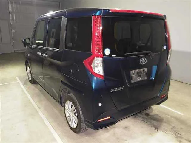 Toyota Roomy M900A 2020