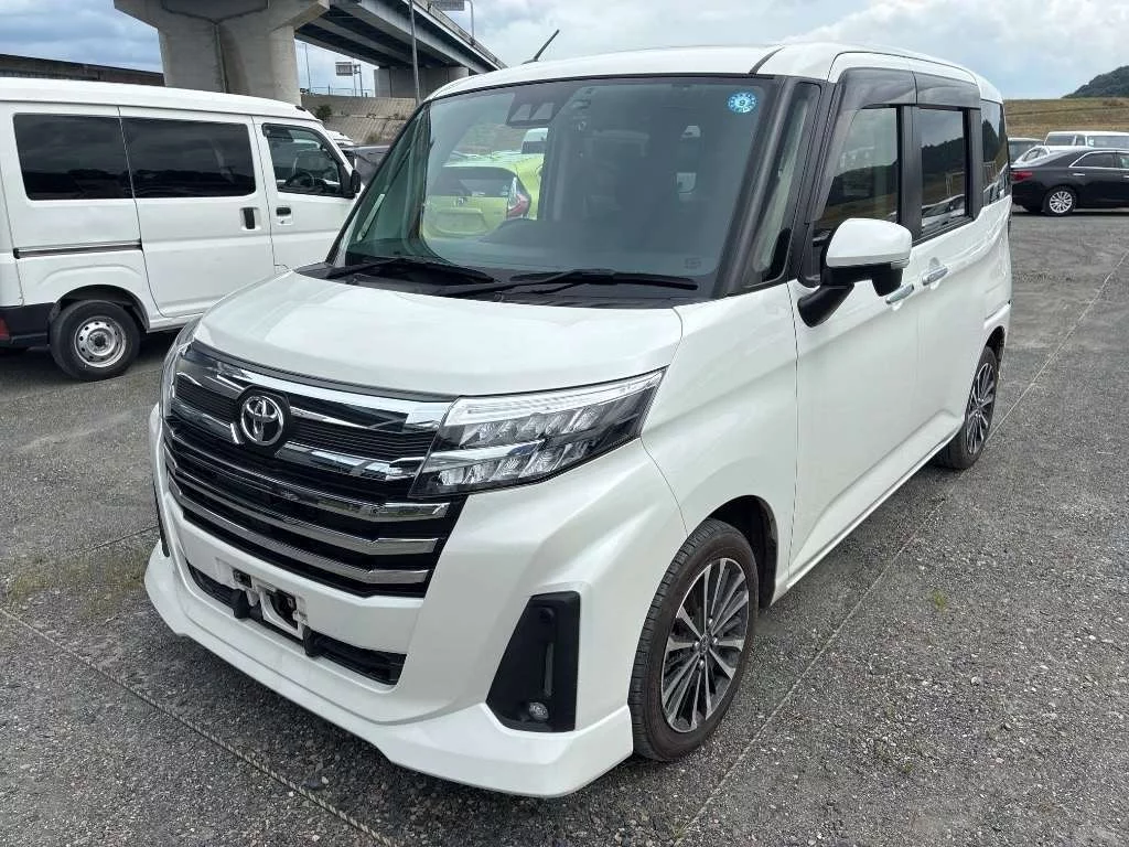 Toyota Roomy M900A 2021