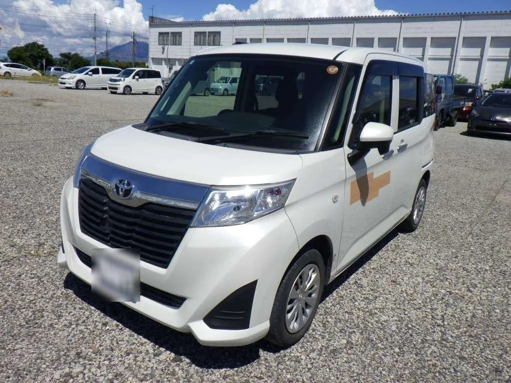 Toyota Roomy M900A 2018