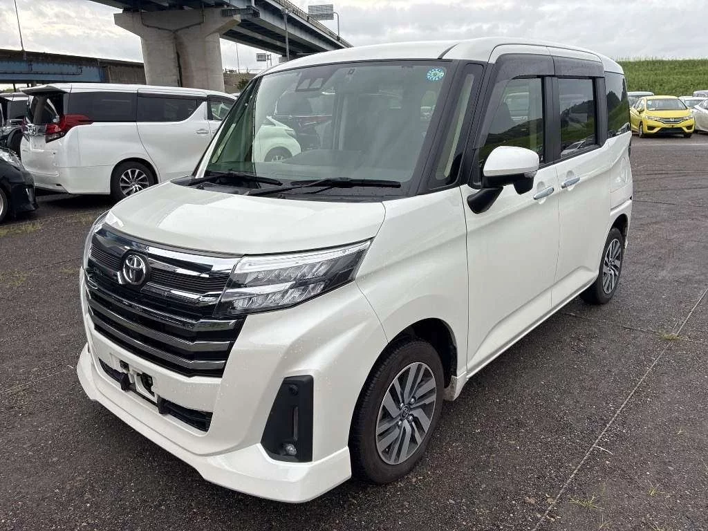 Toyota Roomy M900A 2022