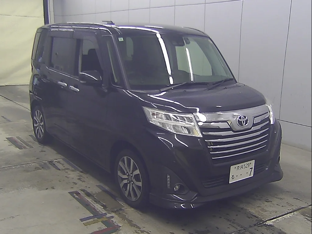 Toyota Roomy M900A 2018