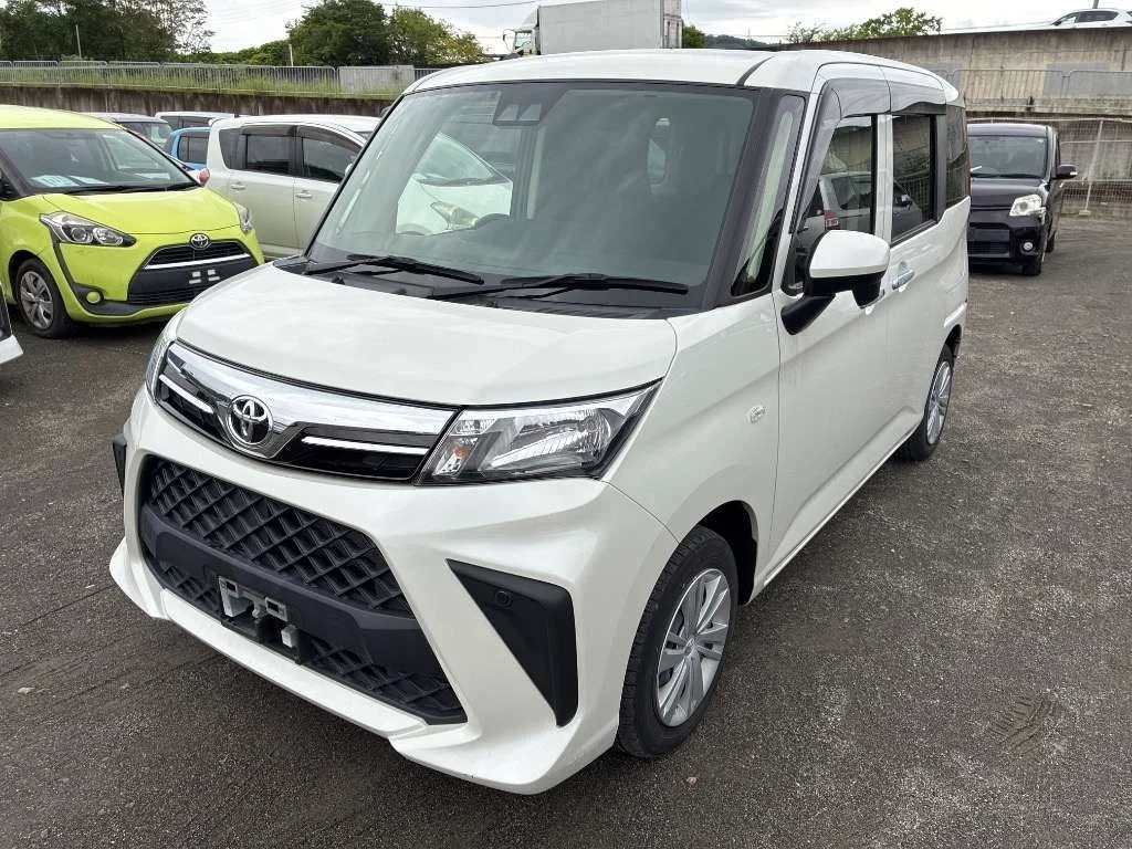 Toyota Roomy M900A 2023