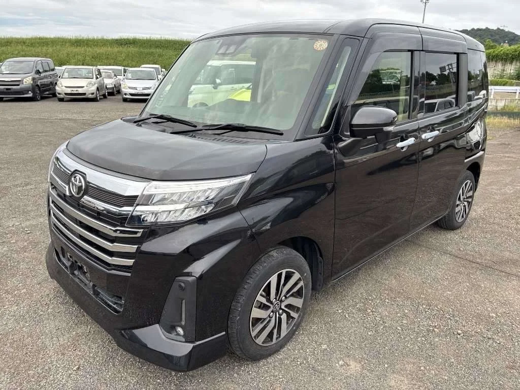 Toyota Roomy M900A 2022