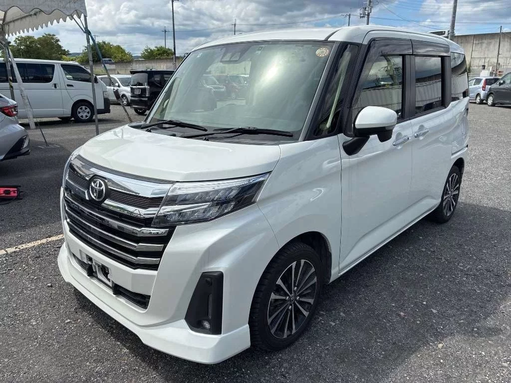 Toyota Roomy M900A 2022