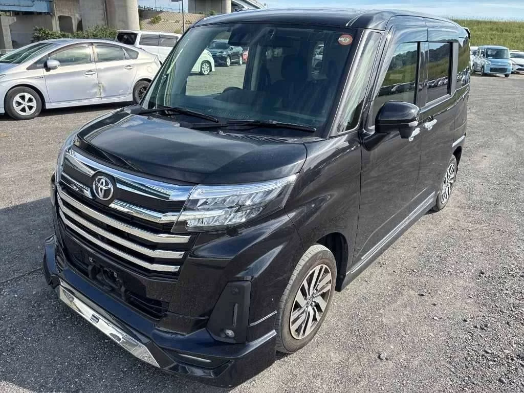Toyota Roomy M900A 2022