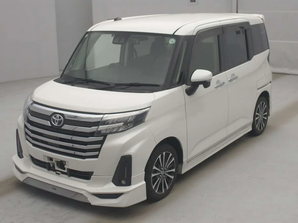 Toyota Roomy M900A 2021