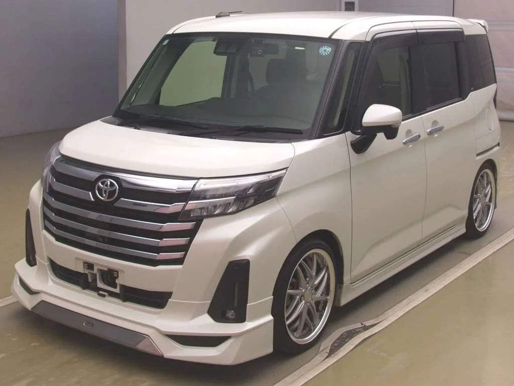 Toyota Roomy M900A 2022