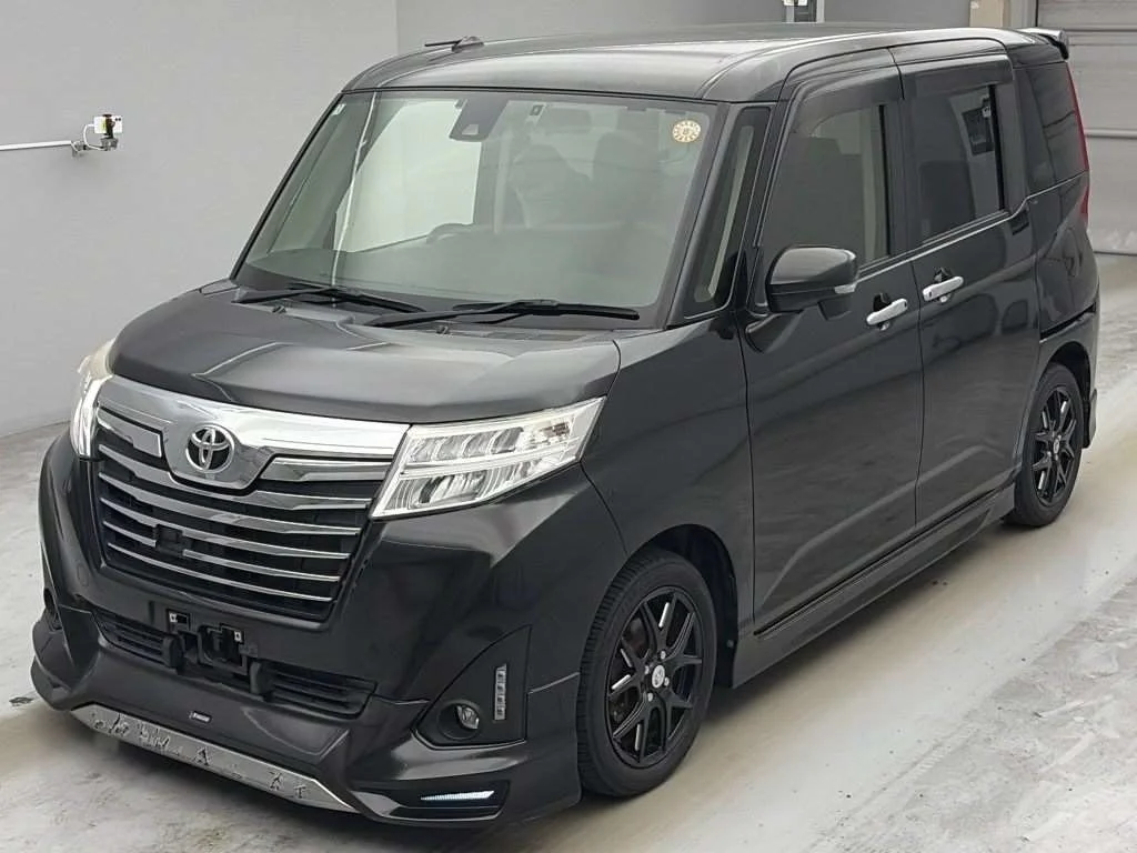 Toyota Roomy M900A 2018
