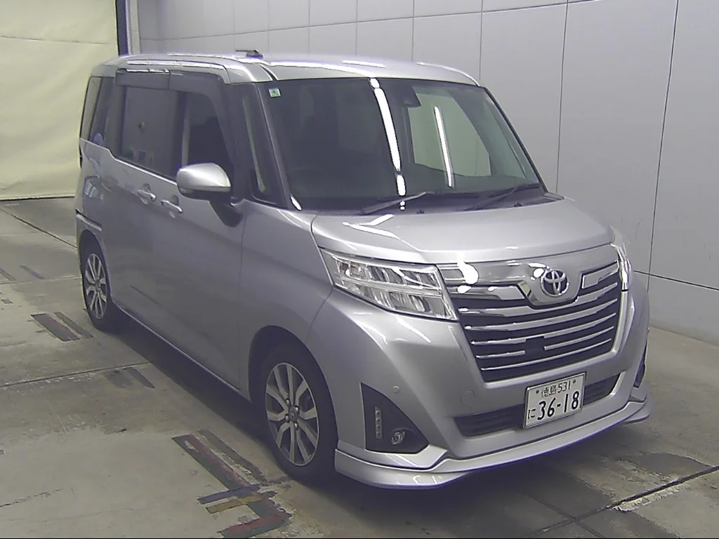 Toyota Roomy M900A 2018