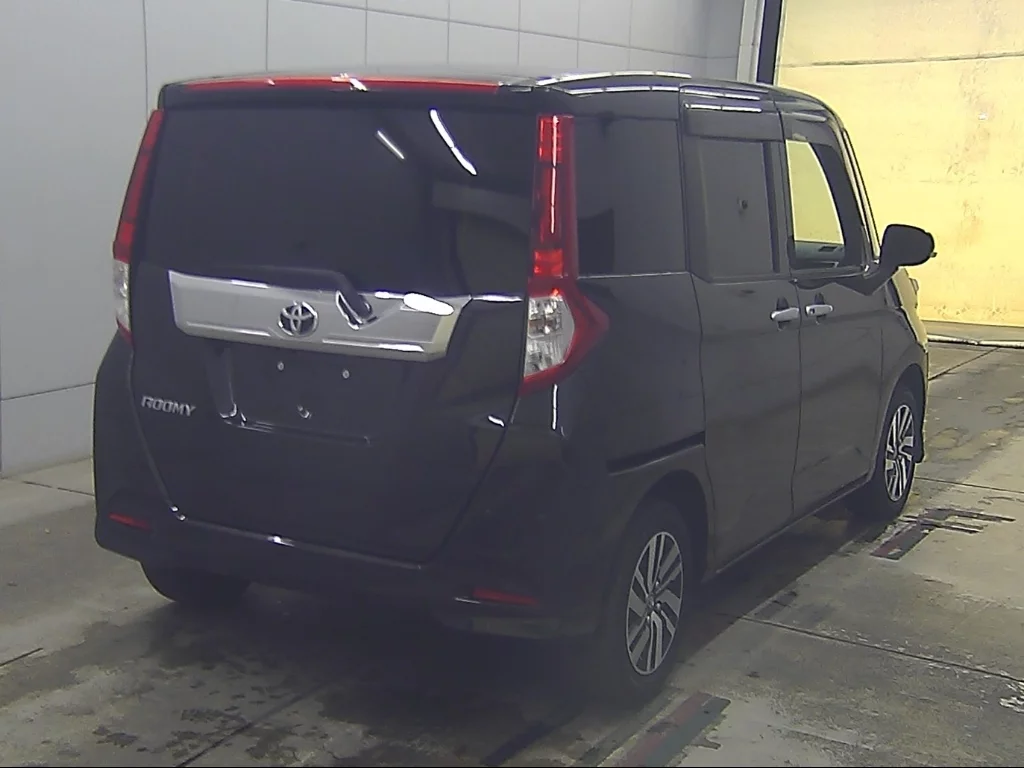 Toyota Roomy M900A 2019