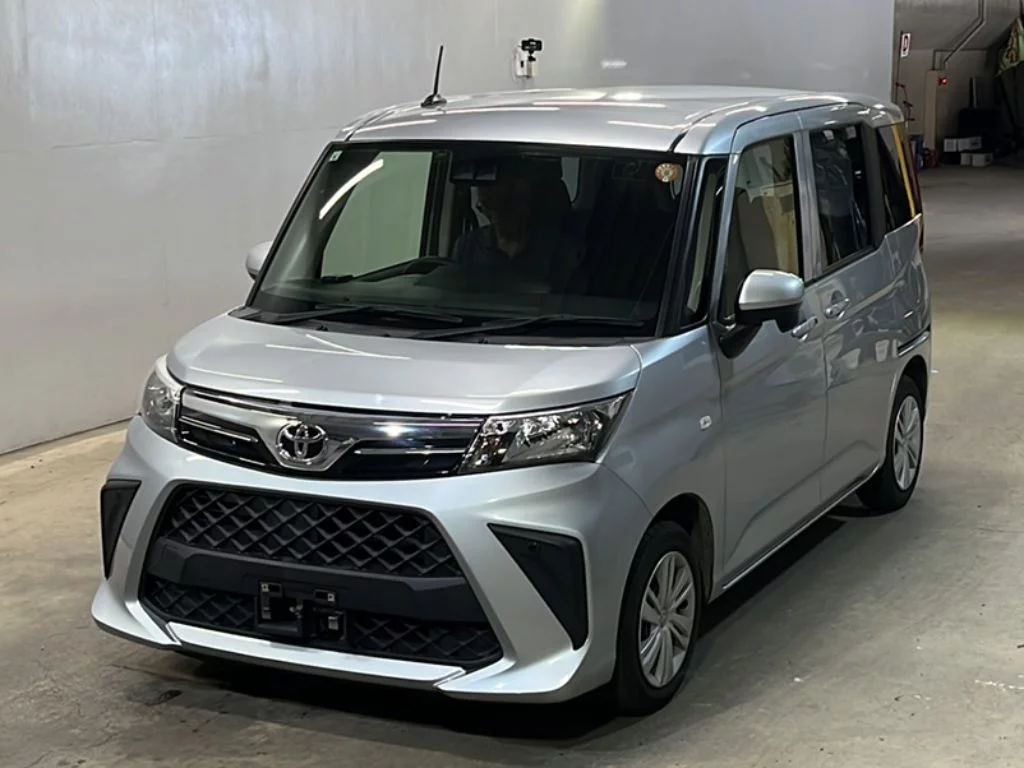 Toyota Roomy M900A 2021