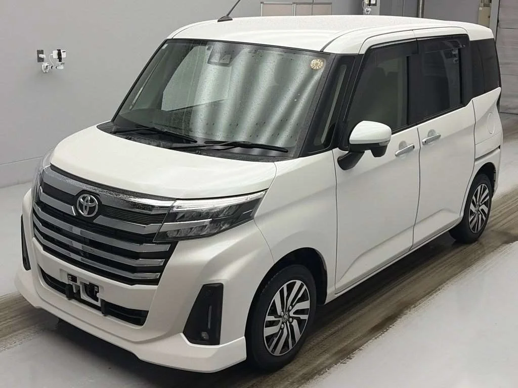 Toyota Roomy M900A 2023