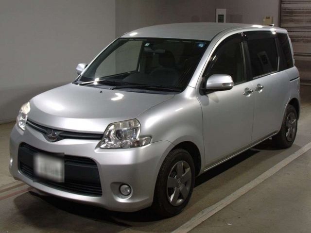 2466 Toyota Sienta NCP81G 2015 г. (TAA Chubu)