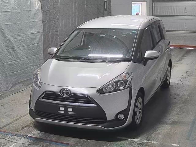 3018 Toyota Sienta NSP172G 2017 г. (HERO)