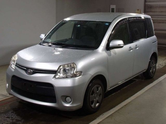 4378 Toyota Sienta NCP81G 2012 г. (TAA Chubu)