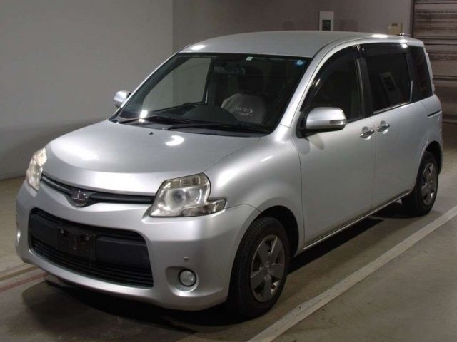 4498 Toyota Sienta NCP81G 2013 г. (TAA Chubu)