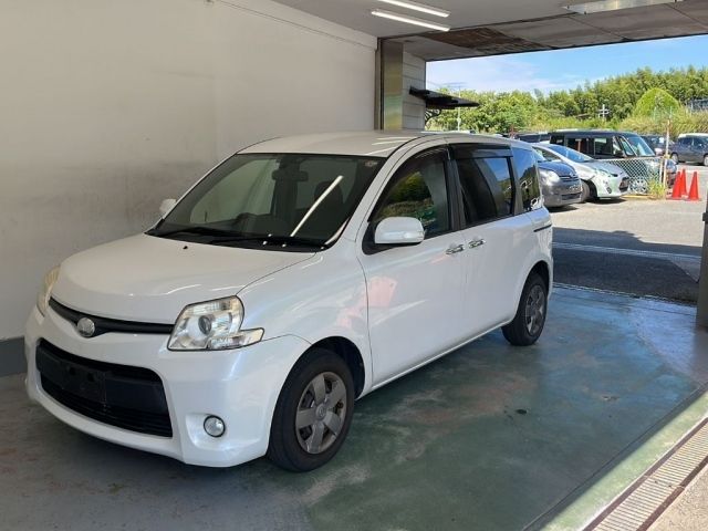 7526 Toyota Sienta NCP81G 2015 г. (KCAA Kyoto)