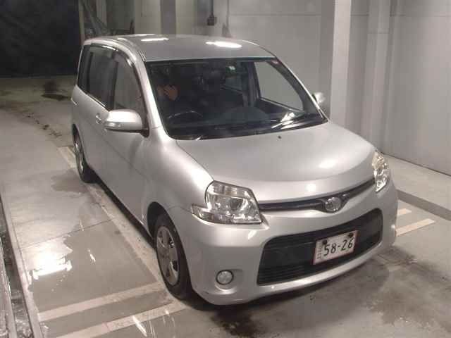 8027 Toyota Sienta NCP81G 2013 г. (JU Tokyo)