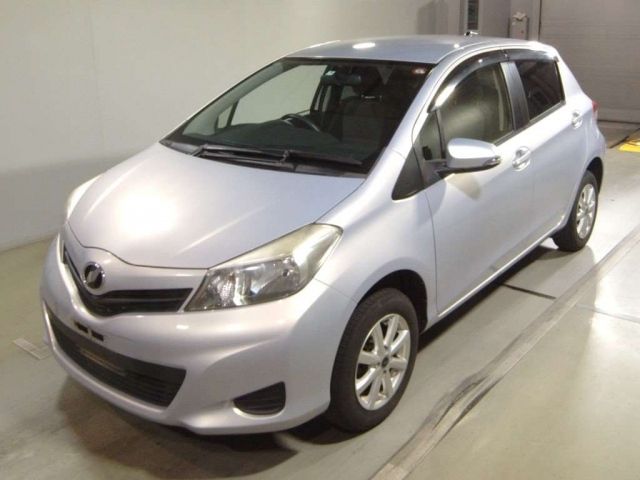 203 Toyota Vitz NSP135 2013 г. (TAA Tohoku)