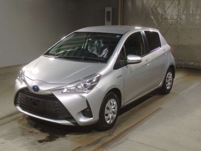 2117 Toyota Vitz NHP130 2018 г. (TAA Kinki)