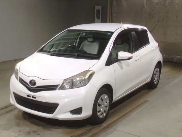 2467 Toyota Vitz NSP130 2011 г. (TAA Kinki)