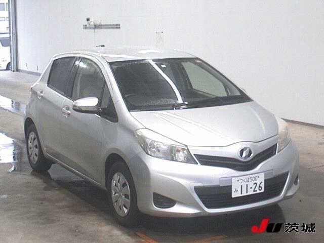 2558 Toyota Vitz KSP130 2014 г. (JU Ibaraki)