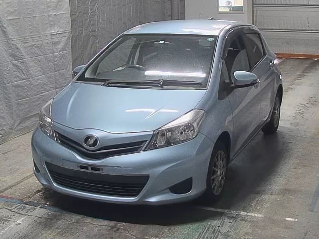 2568 Toyota Vitz KSP130 2011 г. (HERO)