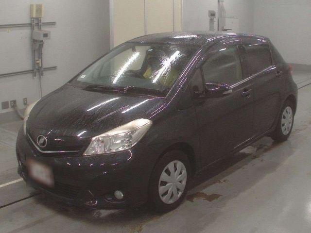 30818 Toyota Vitz NSP130 2012 г. (CAA Tokyo)