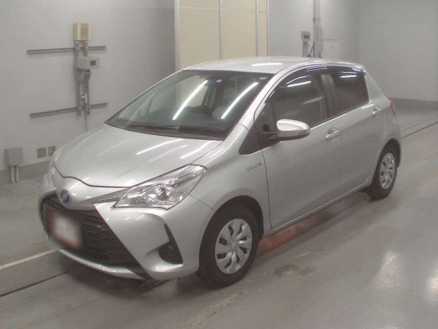 33099 Toyota Vitz NHP130 2018 г. (CAA Tokyo)