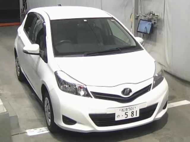 3574 Toyota Vitz NSP135 2013 г. (JU Nagano)