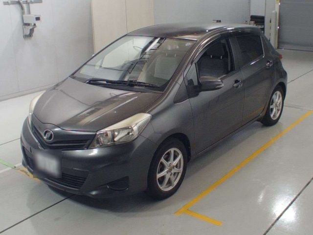 36476 Toyota Vitz NSP130 2011 г. (CAA Chubu)