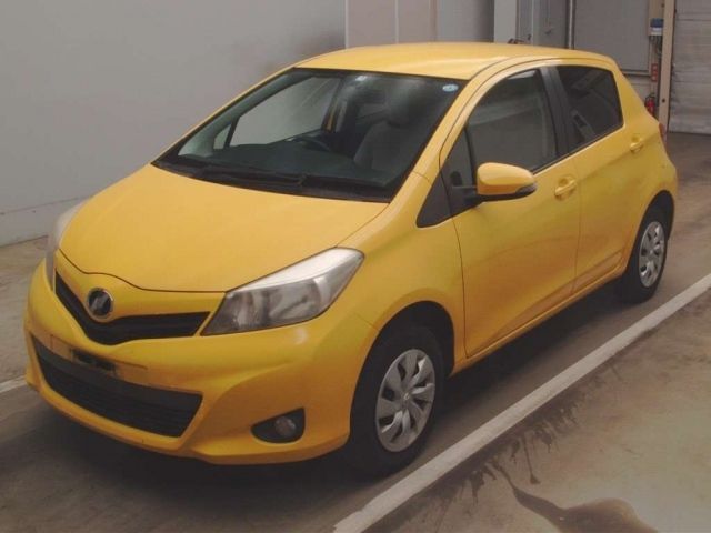 4079 Toyota Vitz NSP135 2013 г. (TAA Kantou)