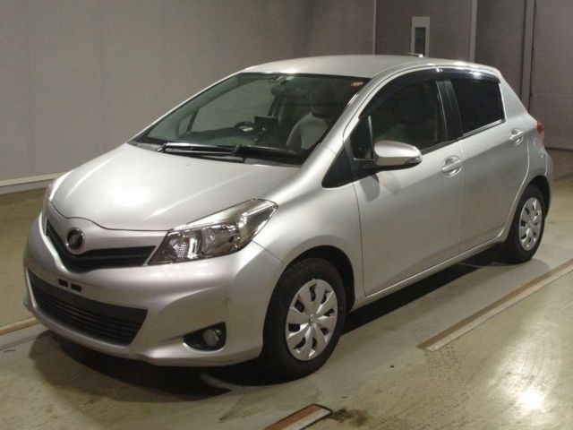 4207 Toyota Vitz NSP130 2011 г. (TAA Hyogo)