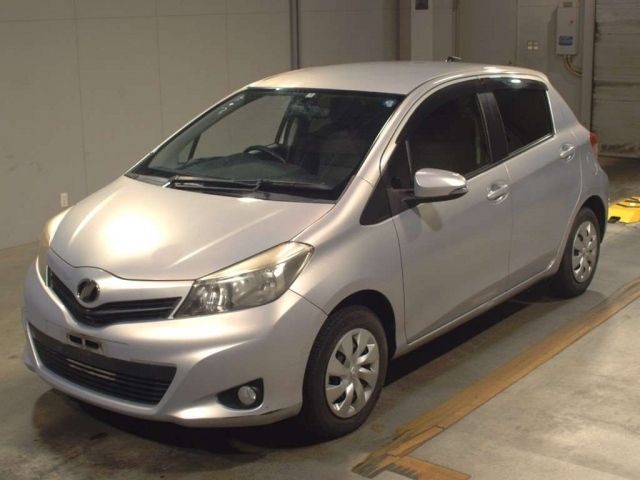 4611 Toyota Vitz KSP130 2013 г. (TAA Kyushu)