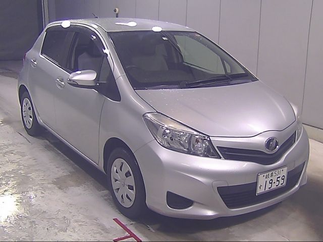 55208 Toyota Vitz KSP130 2014 г. (Honda Nagoya)