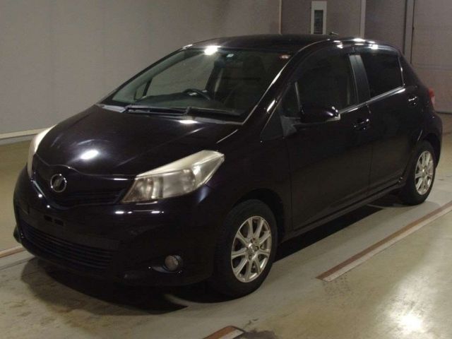 7025 Toyota Vitz KSP130 2013 г. (TAA Hyogo)