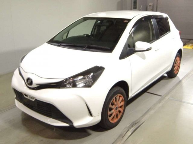 7043 Toyota Vitz NSP135 2014 г. (TAA Tohoku)