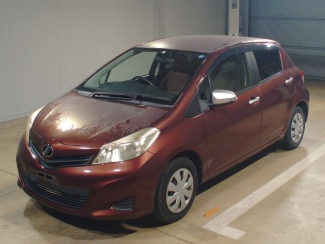 7085 Toyota Vitz NSP130 2011 г. (TAA Kinki)