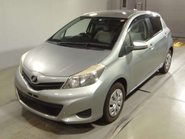 7115 Toyota Vitz KSP130 2011 г. (TAA Tohoku)