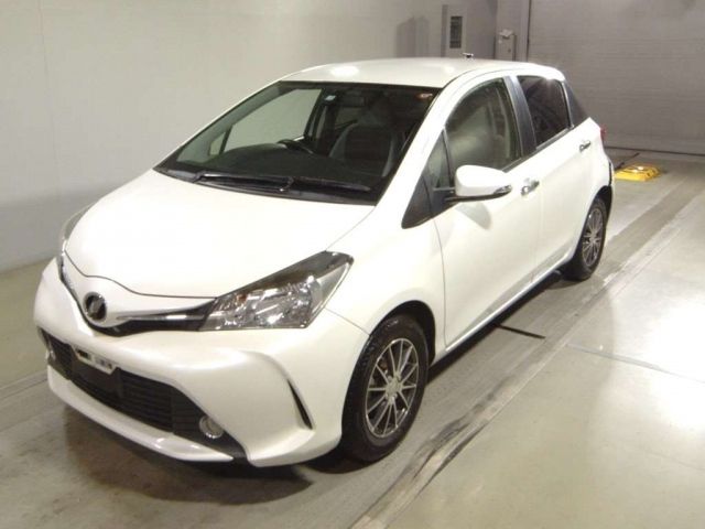 7135 Toyota Vitz NSP130 2015 г. (TAA Tohoku)