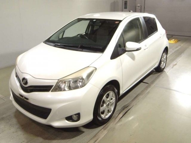 7159 Toyota Vitz NSP130 2013 г. (TAA Tohoku)