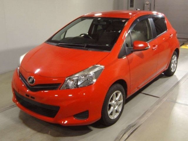 7212 Toyota Vitz KSP130 2012 г. (TAA Tohoku)