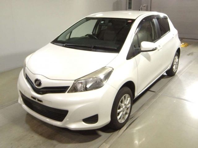 7218 Toyota Vitz NSP135 2013 г. (TAA Tohoku)