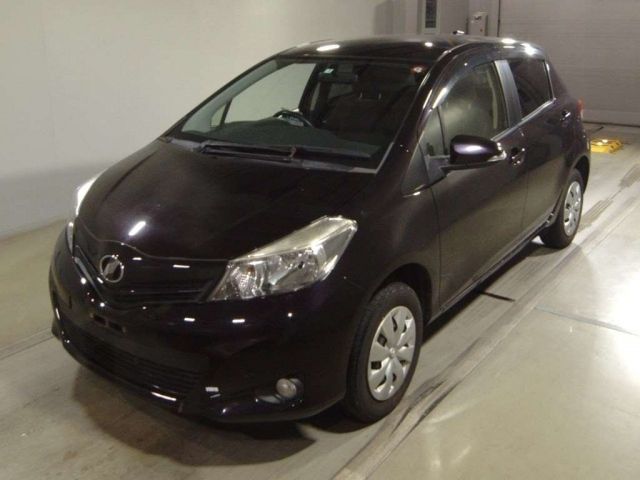 7224 Toyota Vitz NSP135 2013 г. (TAA Tohoku)